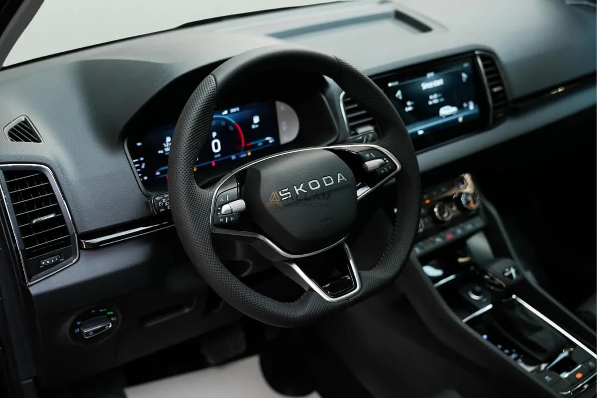 سكودا كاروك 2026 سيلكشن سويت أسود أوتوماتيك — جديدة