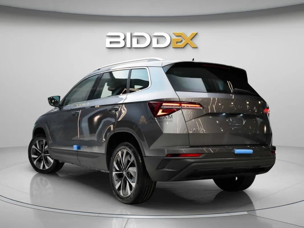 سكودا كاروك 2026 سيلكشن سويت رمادي أوتوماتيك — جديدة