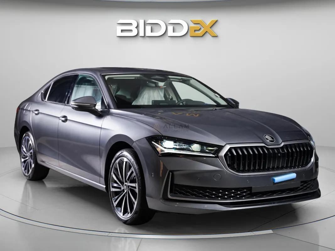 سكودا سوبرب 2026 ان جي ال &كيه رمادي أوتوماتيك — جديدة