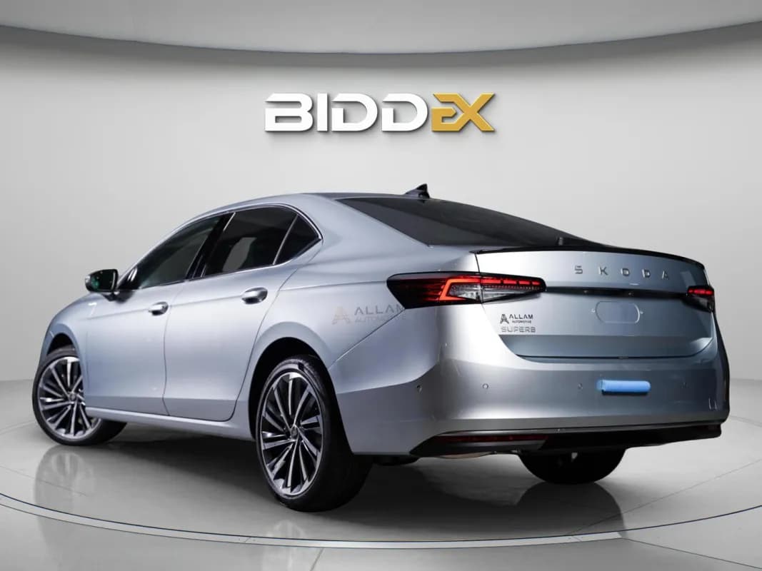 سكودا سوبرب 2026 ان جي ال &كيه فضي أوتوماتيك — جديدة
