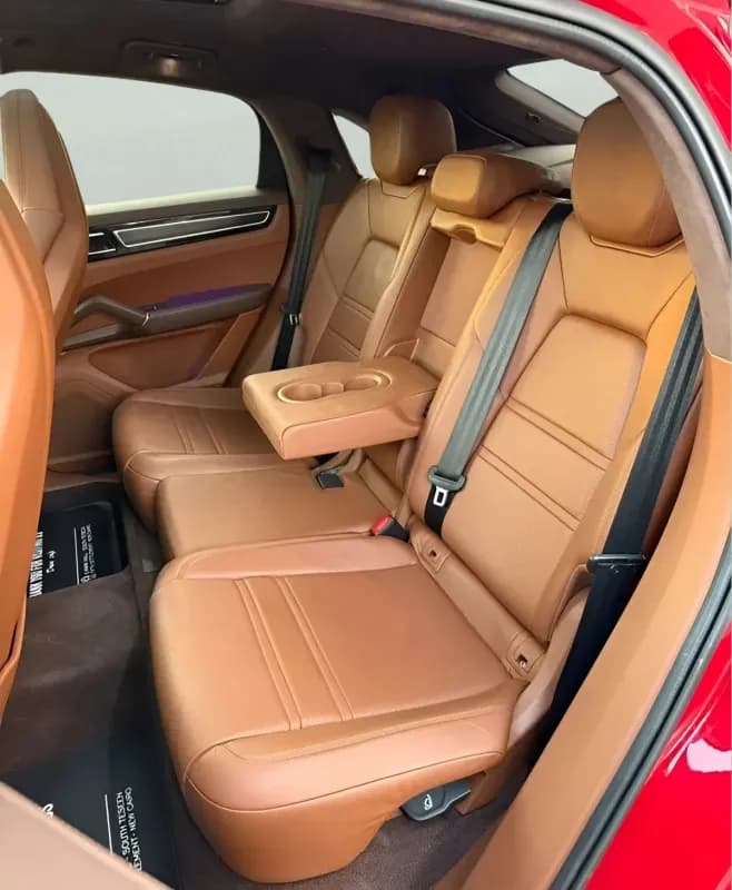 بورش كيان جي تي اس 2022 جي تي اس أحمر أوتوماتيك — مستعملة