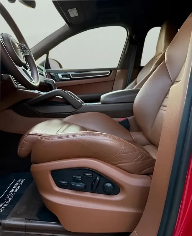 بورش كيان جي تي اس 2022 جي تي اس أحمر أوتوماتيك — مستعملة