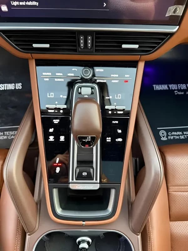 بورش كيان جي تي اس 2022 جي تي اس أحمر أوتوماتيك — مستعملة