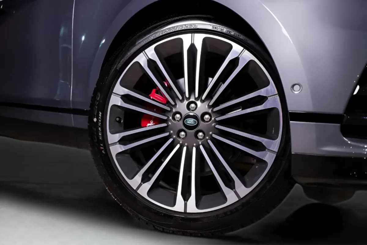 رينج روفر فيلار 2024