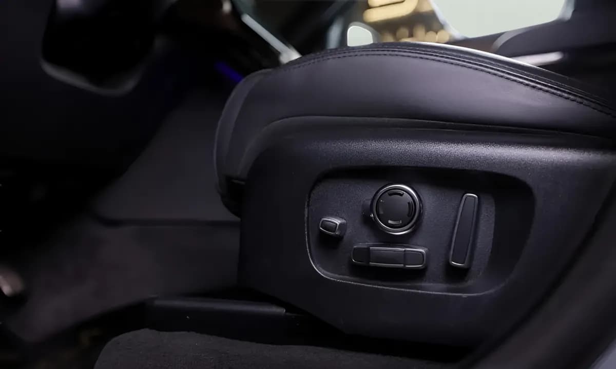 رينج روفر فيلار 2024