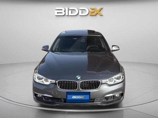 بي ام دبليو 320i 2018