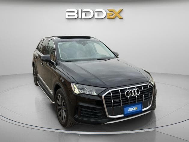 أودي Q7 2022 اس لاين أسود أوتوماتيك — مستعملة - 1