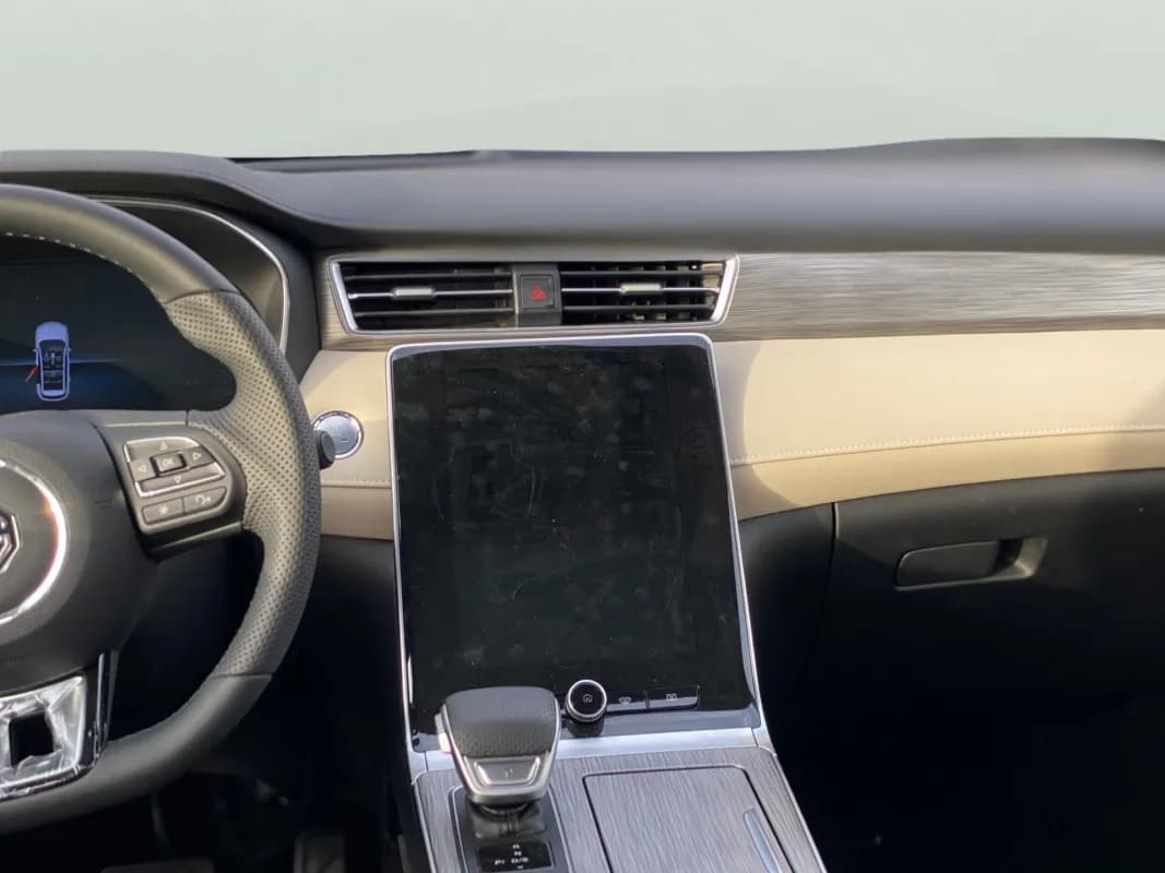 ام جي ار اكس 5 بلاس 2026 لاكشري أزرق أوتوماتيك — جديدة