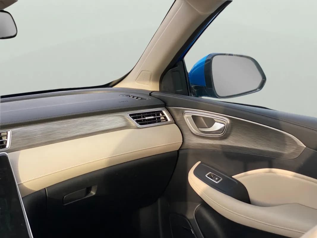 ام جي ار اكس 5 بلاس 2026 لاكشري أزرق أوتوماتيك — جديدة