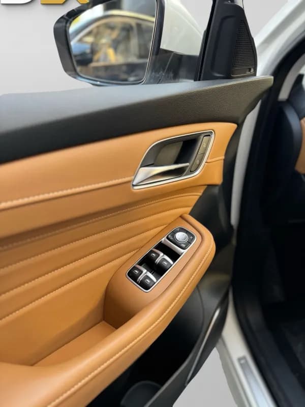 ام جي اتش اس 2025 لاكشري أبيض أوتوماتيك — جديدة