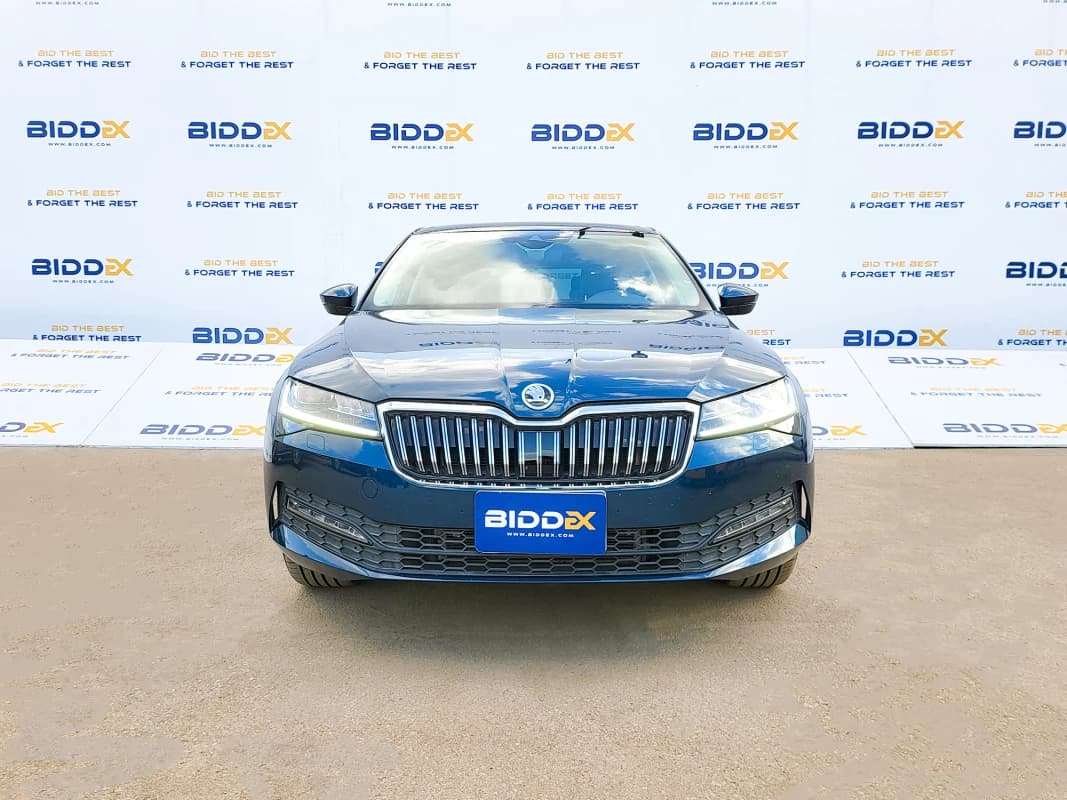 Skoda Superb 2024 امبيشن أزرق أوتوماتيك — مستعملة