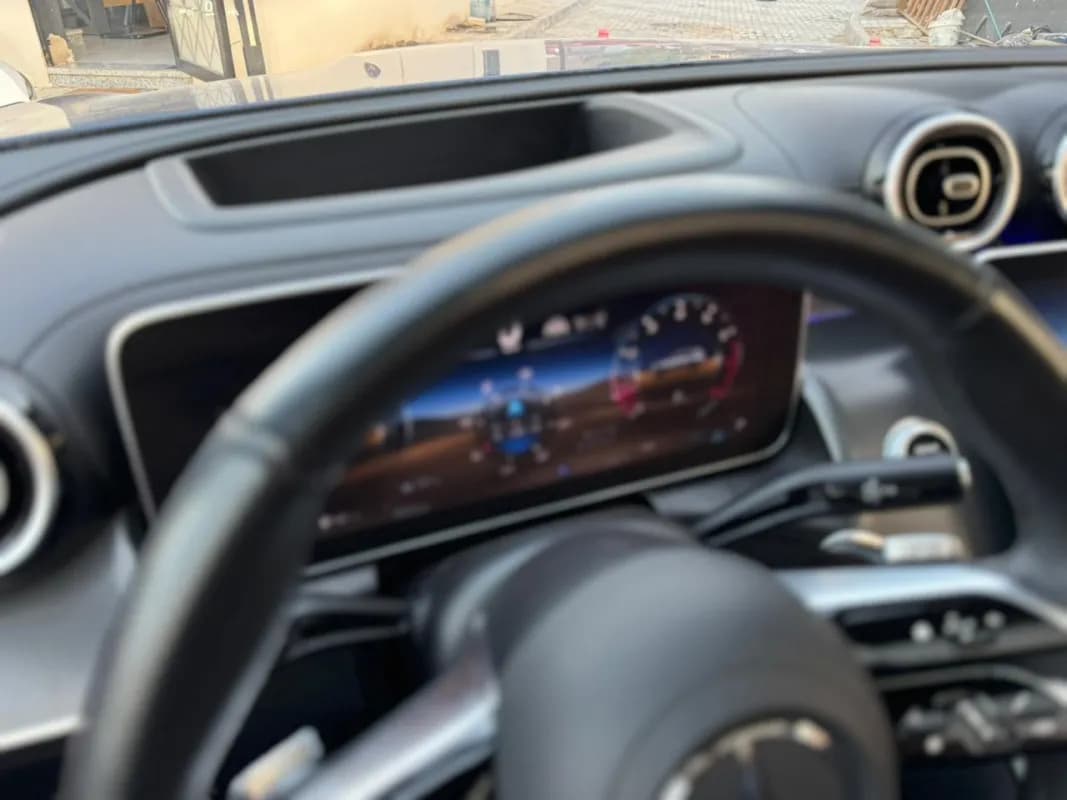 مرسيدس بنز GLC 300 2023 ايه ام جي أزرق أوتوماتيك — مستعملة