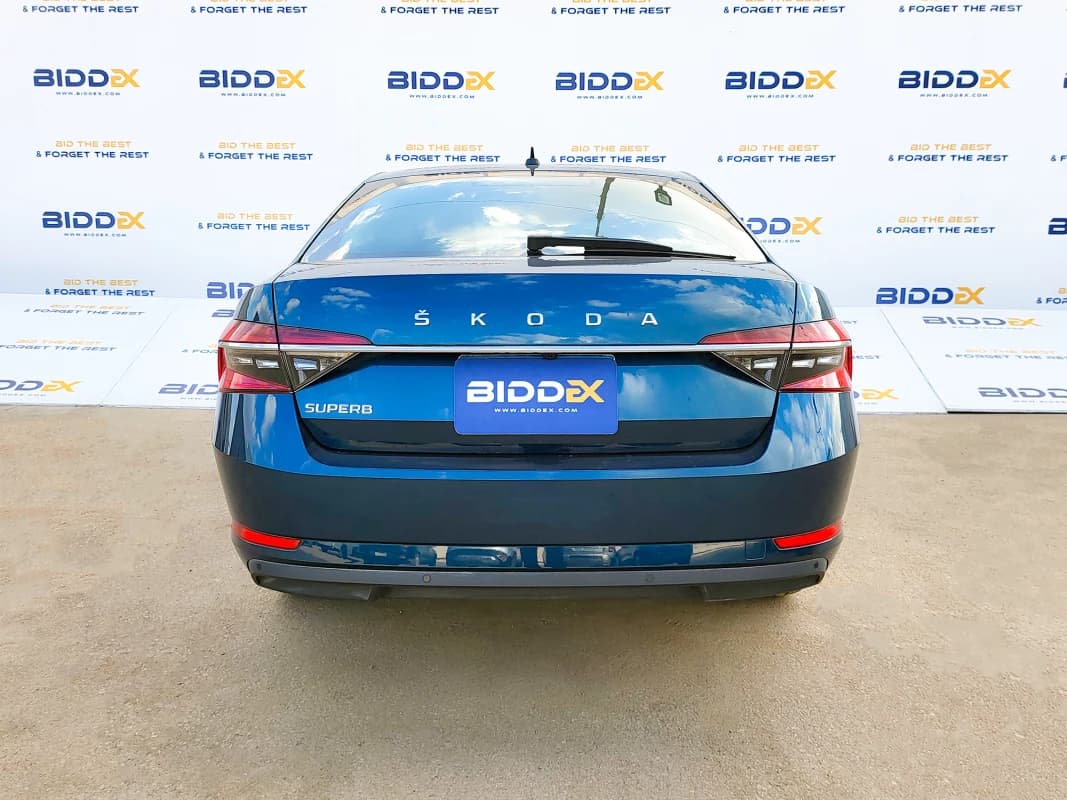 Skoda Superb 2024 امبيشن أزرق أوتوماتيك — مستعملة