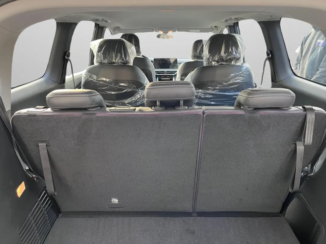 ام جي جي ٥٠ بلاس 2026 هاي لاين رمادي إسمنتي أوتوماتيك — جديدة