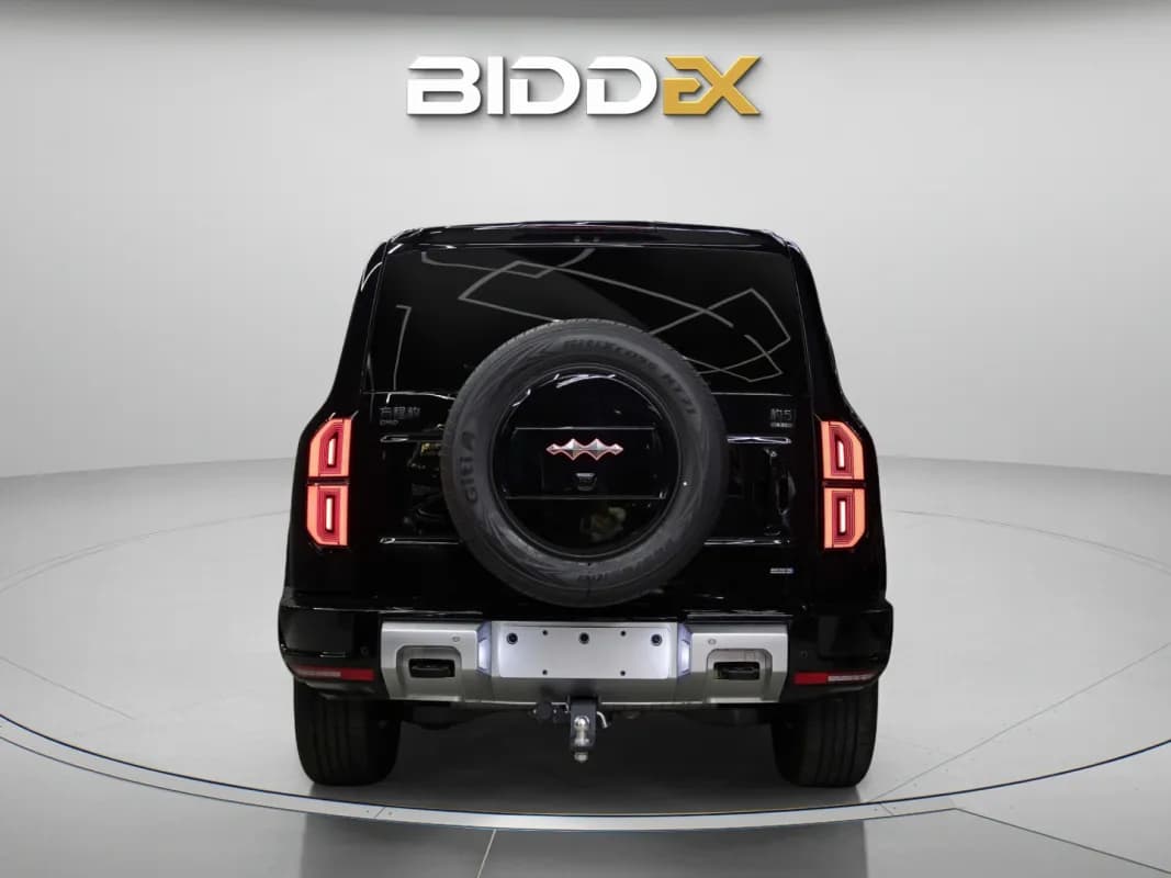 بي واي دي ليوبارد 2025