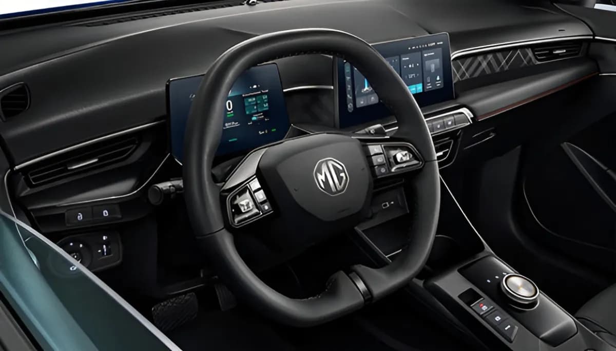 ام جي جي ٥٠ بلاس 2026 هاي لاين أسود أوتوماتيك — جديدة