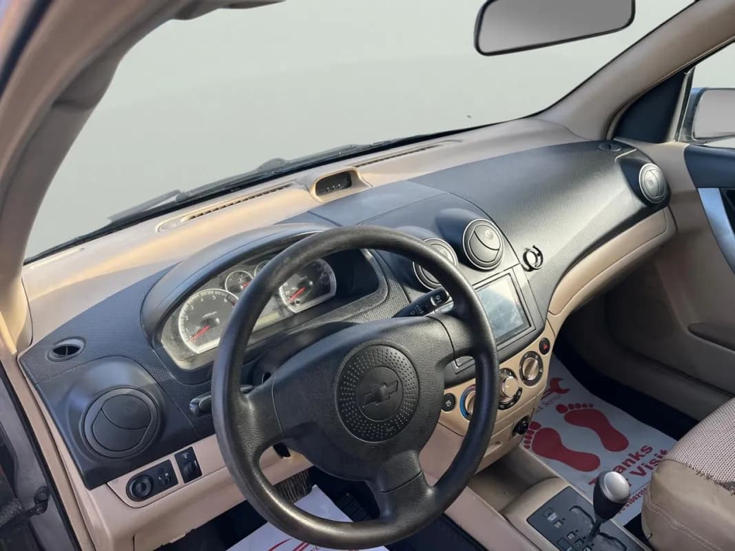 Chevrolet Aveo 2013 Baseline Silver Automatic — Used