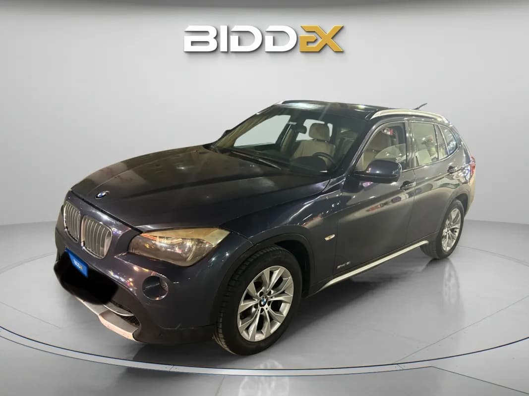 بي ام دبليو X1 2011 بي ام دابليو X1 أزرق الداكن أوتوماتيك — مستعملة