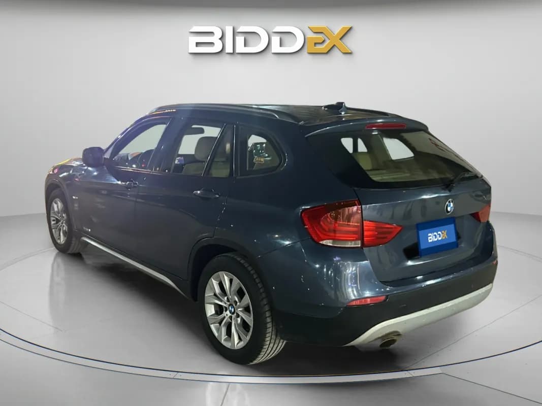 بي ام دبليو X1 2011 بي ام دابليو X1 أزرق الداكن أوتوماتيك — مستعملة
