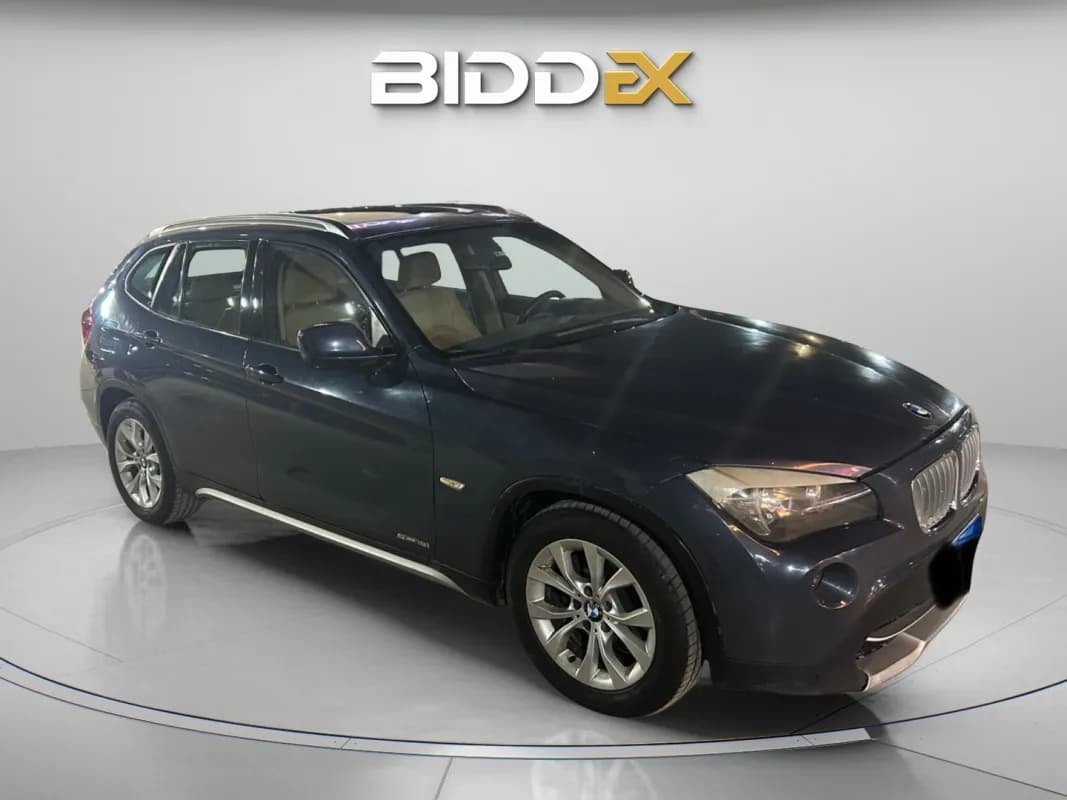 بي ام دبليو X1 2011 بي ام دابليو X1 أزرق الداكن أوتوماتيك — مستعملة