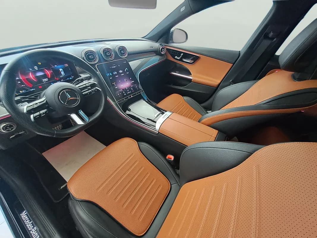 مرسيدس بنز C180 2023 ايه ام جي أزرق الداكن أوتوماتيك — مستعملة