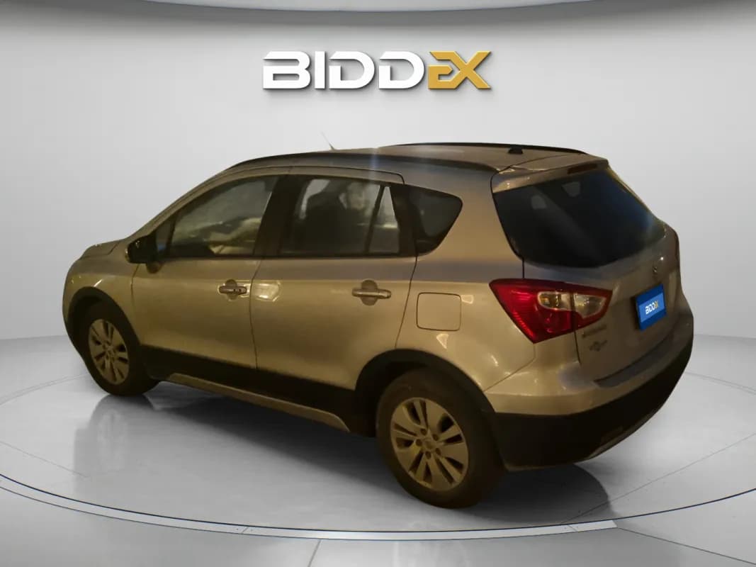 سوزوكي S كروس 2015