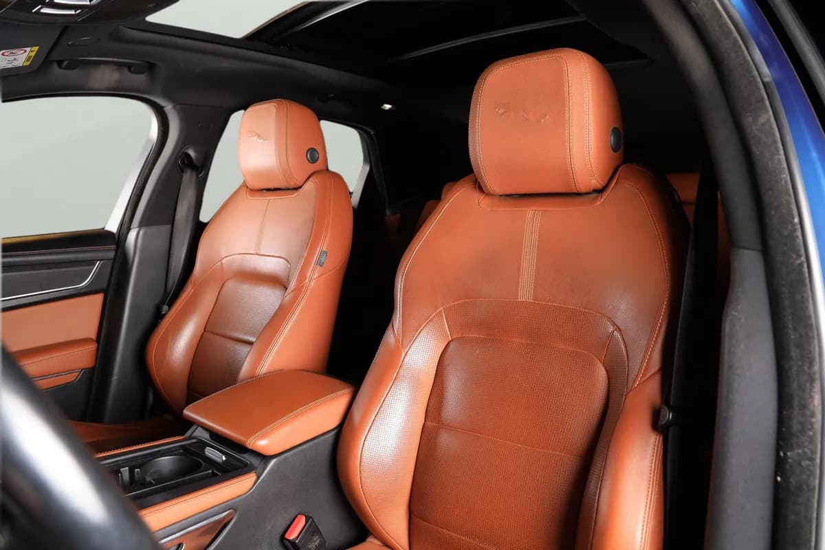 جاكوار اف باس 2022