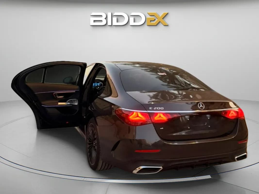 مرسيدس بنز E200 2025
