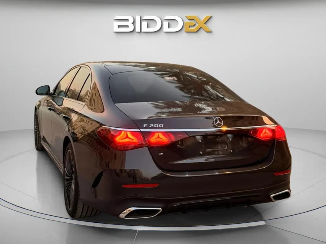 مرسيدس بنز E200 2025