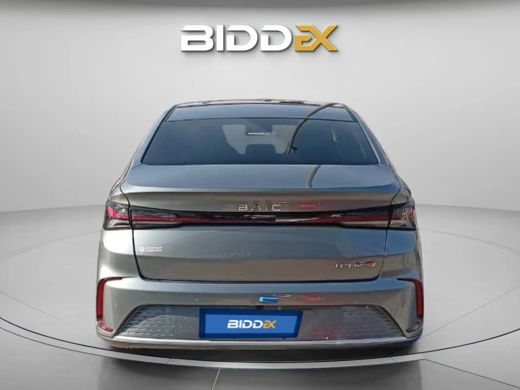 بايك يو ٥ بلس 2026 توب لاين فضي أوتوماتيك — جديدة