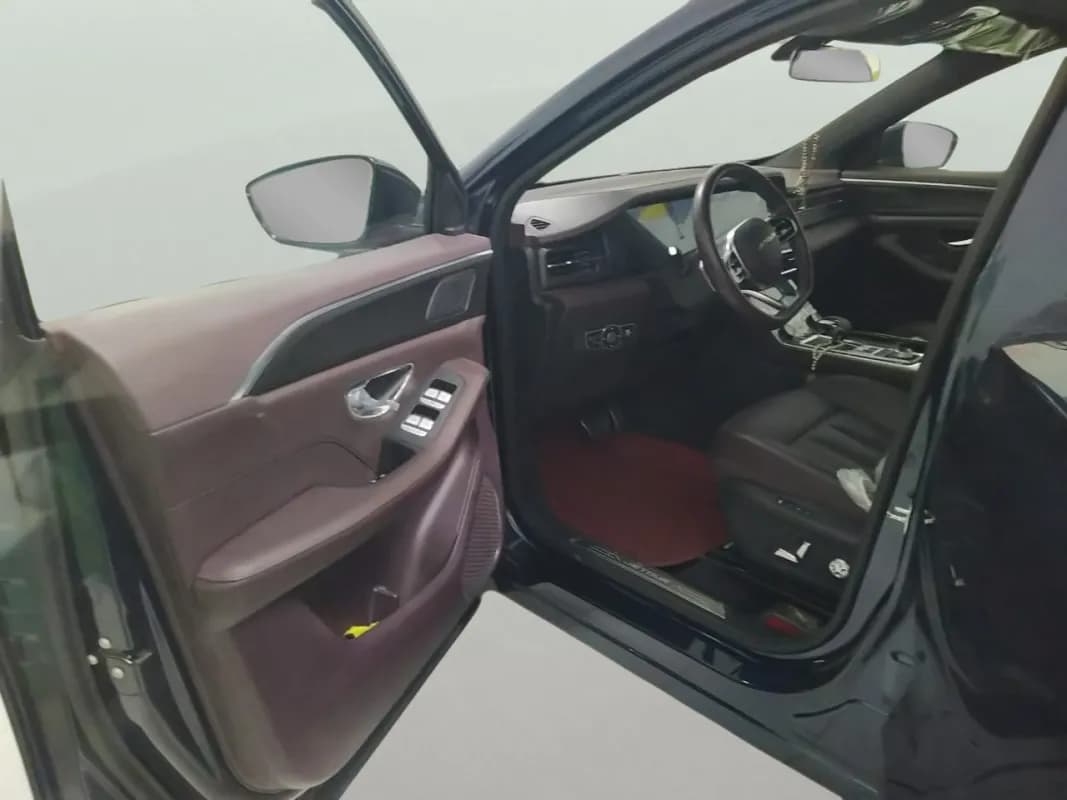 جيتور اكس 90 بلس 2023 لاكشري أزرق غامق أوتوماتيك — مستعملة