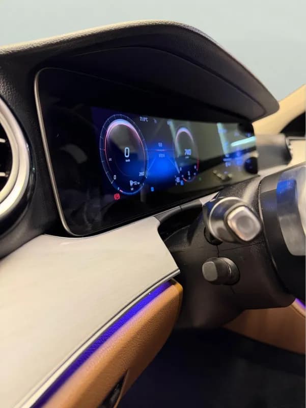 مرسيدس بنز E200 2021