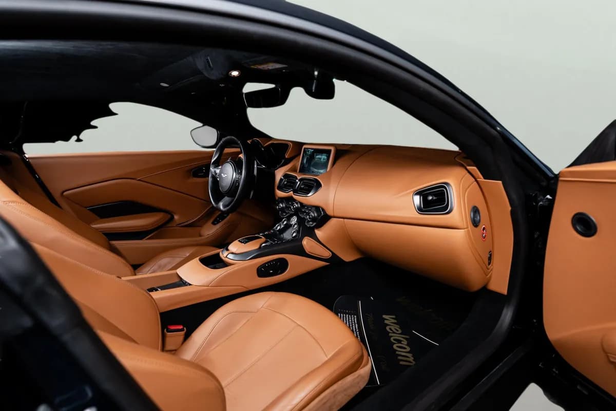 استون مارتن فانتاج 2021