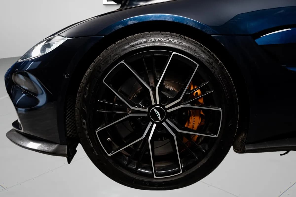 استون مارتن فانتاج 2021