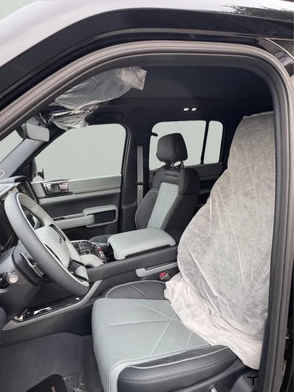 بي واي دي ليوبارد 2025