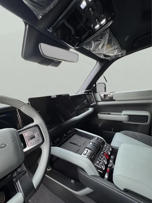 بي واي دي ليوبارد 2025