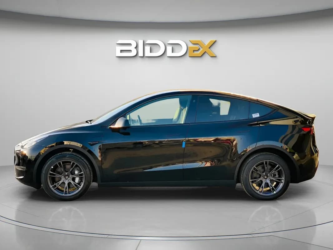 Tesla Model Y 2023 Long Range 4WD Black Automatic — New