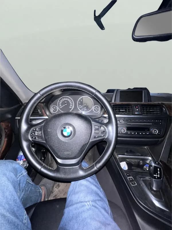 بي ام دبليو 320i 2014
