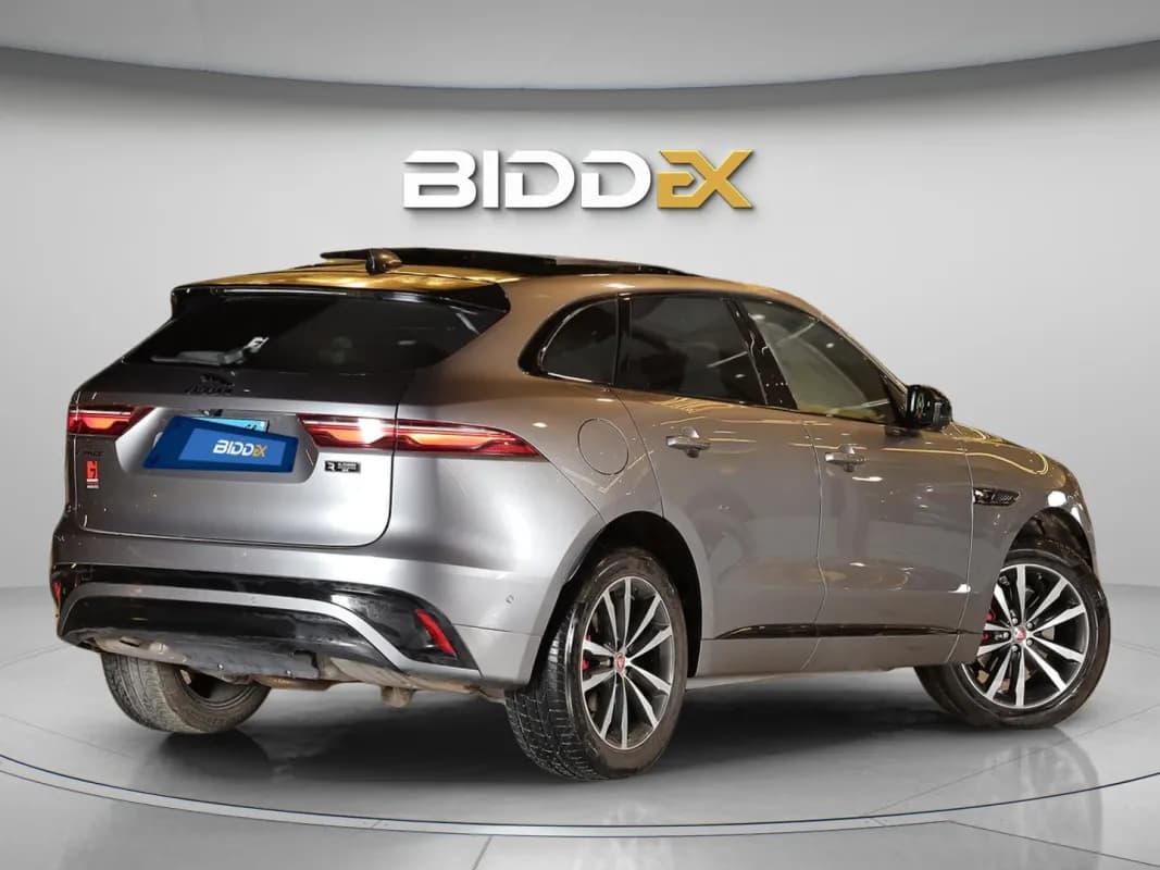 جاكوار اف باس 2022 P250 S رمادي أوتوماتيك — مستعملة