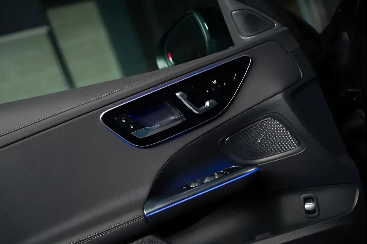 مرسيدس بنز C180 2025