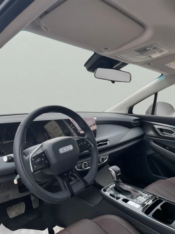 بايك يو ٥ بلس 2026 هاي لاين أسود أوتوماتيك — جديدة