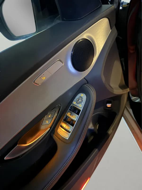 مرسيدس بنز C200 2020