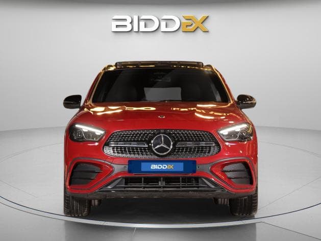 مرسيدس بنز GLA 200 2025 ايه ام جي أحمر أوتوماتيك — جديدة